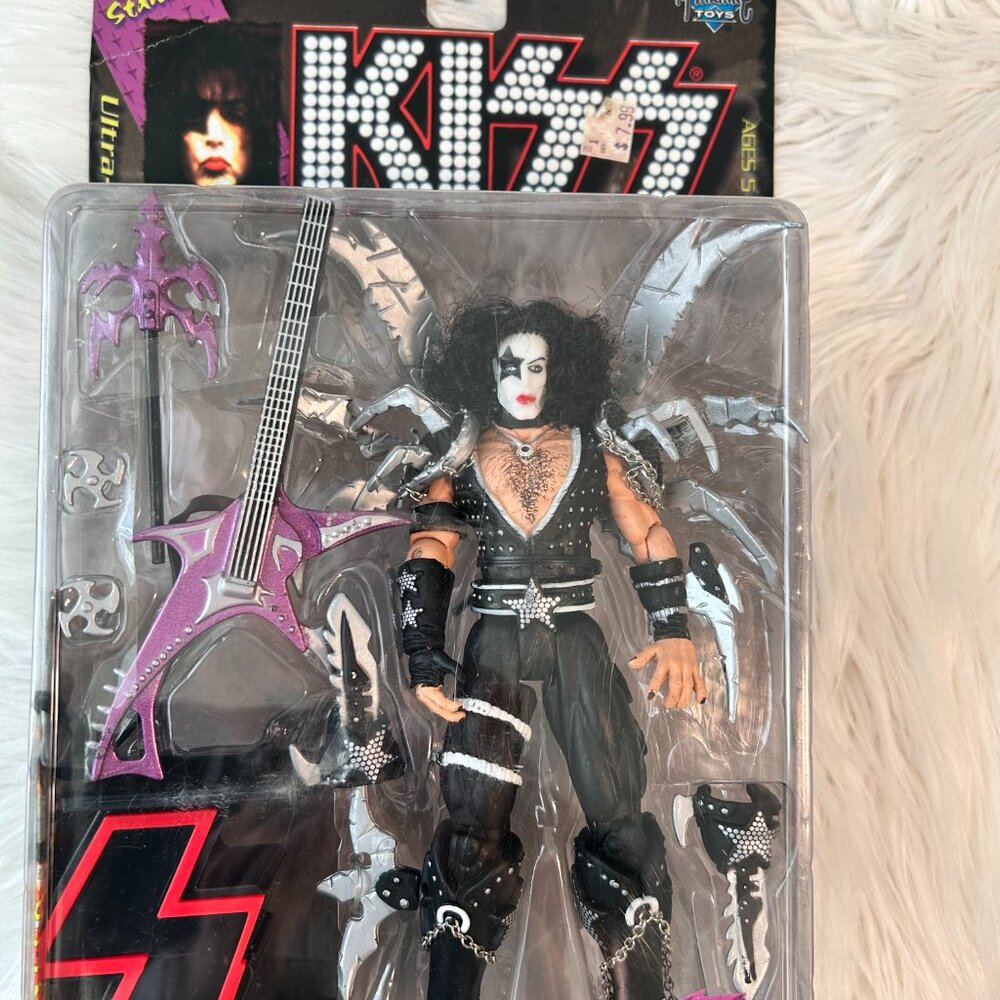 KISS Paul Stanley Action Figure - Picture 5 of 6